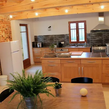 Couette-café La Ferme De Bellune 3*